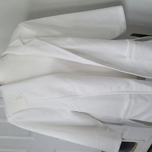 White jacket, 2X, 3/4 sleeves, perfect summer jacket